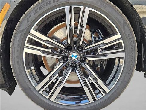 New 2026 BMW i7 M70 w/ Executive Package image 16