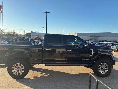 Used 2018 Ford F250 Limited w/ FX4 Off-Road Package image 9