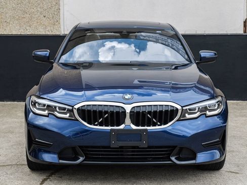 Used 2019 BMW 330i xDrive Sedan w/ Convenience Package AWD/4WD image 5