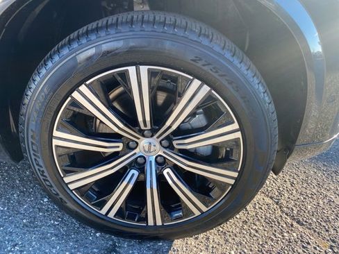 Used 2025 Volvo XC90 B5 Plus image 11