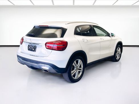 Used 2020 Mercedes-Benz GLA 250 w/ Premium Package image 4