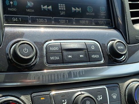 Used 2018 Chevrolet Impala LT FWD image 24