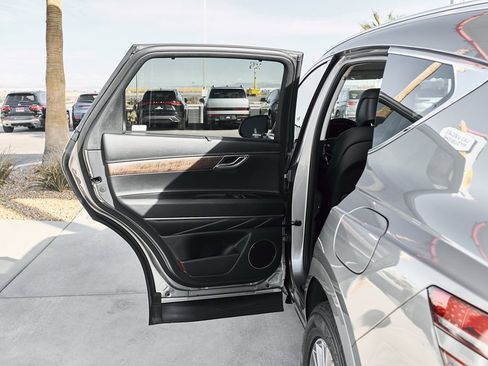 Used 2024 Genesis GV80 2.5T image 15