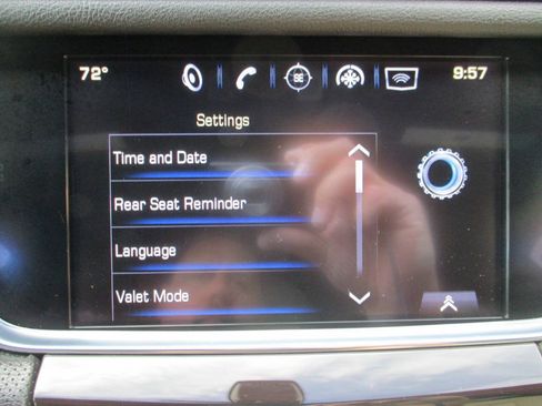 Used 2018 Cadillac XT5 FWD image 39
