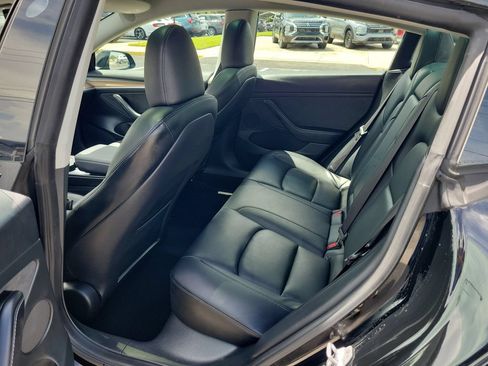 Used 2023 Tesla Model 3 Standard Range RWD image 9