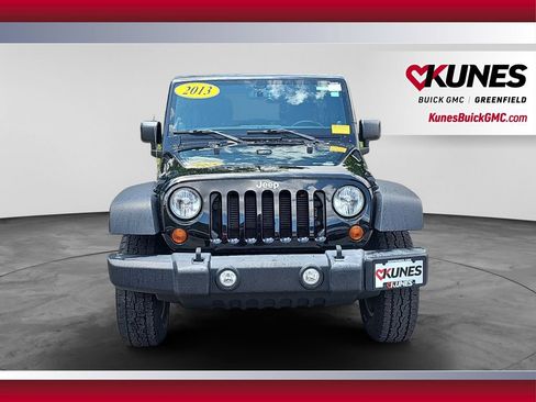 Used 2013 Jeep Wrangler Unlimited Rubicon w/ Connectivity Group AWD/4WD image 3