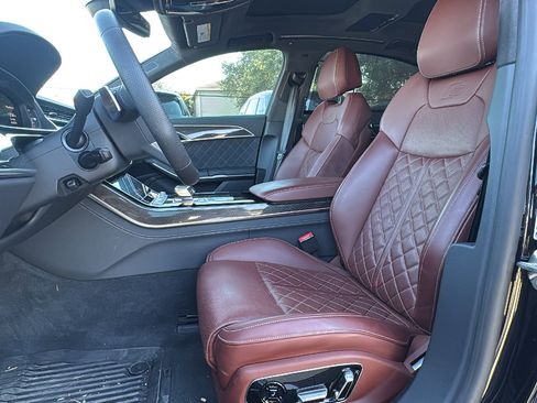 Used 2025 Audi S8 image 9