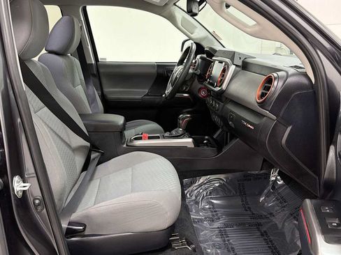 Used 2021 Toyota Tacoma SR5 AWD/4WD image 28