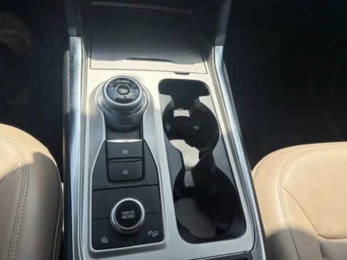Used 2023 Ford Explorer XLT w/ Equipment Group 202A AWD/4WD image 21