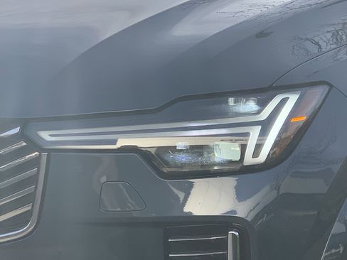 Used 2025 Volvo XC90 B6 Plus image 6