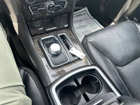 Used 2023 Chrysler 300 Touring L w/ Safetytec Plus Group RWD image 33