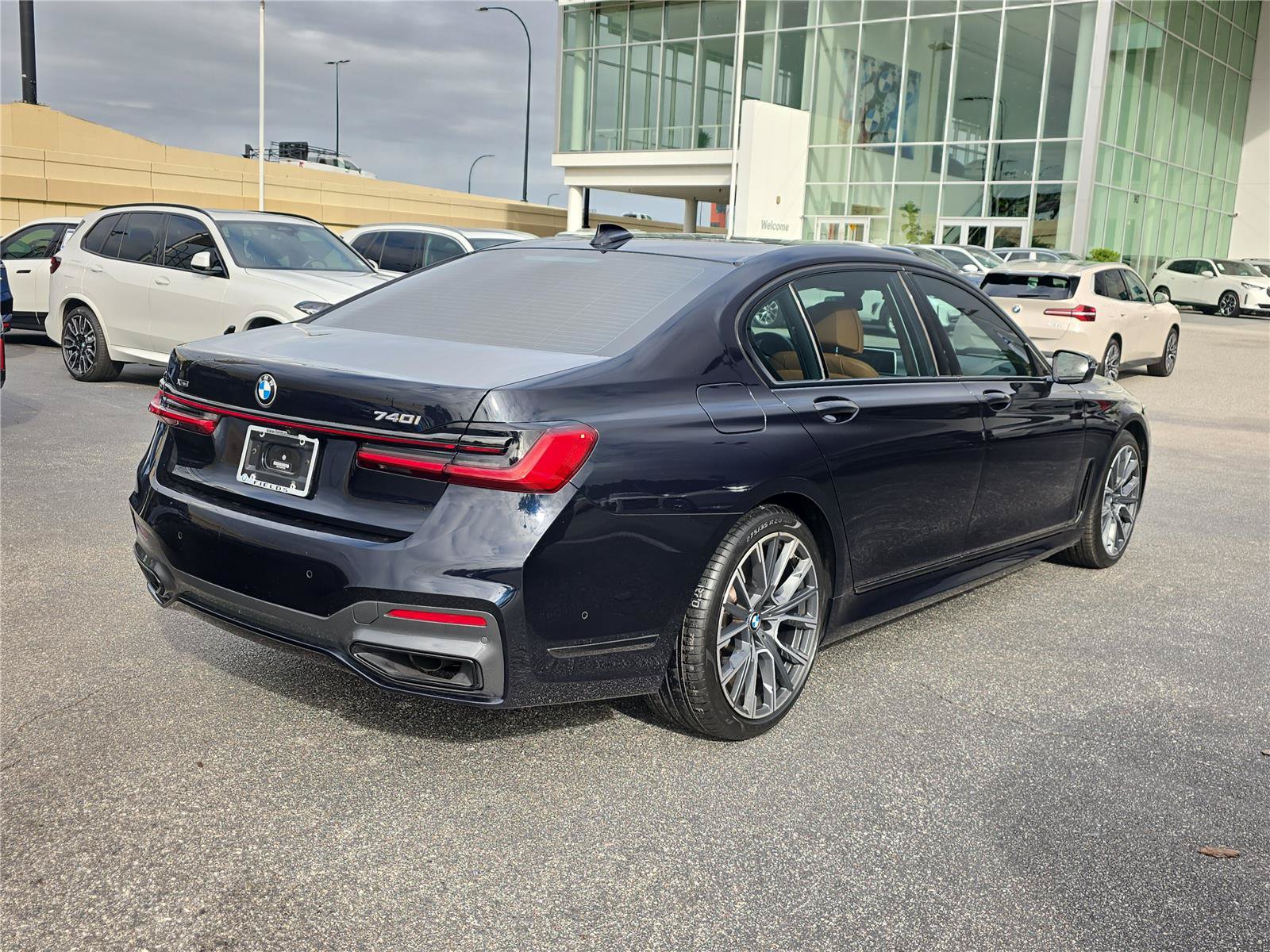 Used 2021 BMW 740i xDrive w/ M Sport Package AWD/4WD image 3