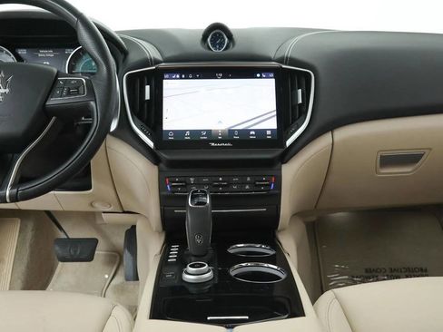 Used 2022 Maserati Ghibli Modena image 14