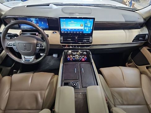 Used 2024 Lincoln Navigator L Reserve w/ Monochromatic Package AWD/4WD image 20