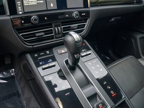 Used 2022 Porsche Macan image 28