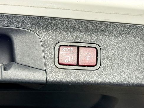 Used 2021 Mercedes-Benz GLS 580 4MATIC image 34