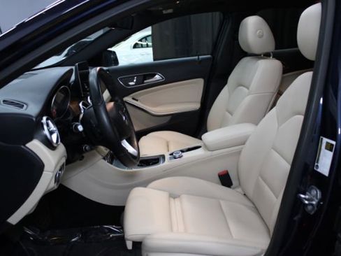 Used 2018 Mercedes-Benz GLA 250 4MATIC image 10