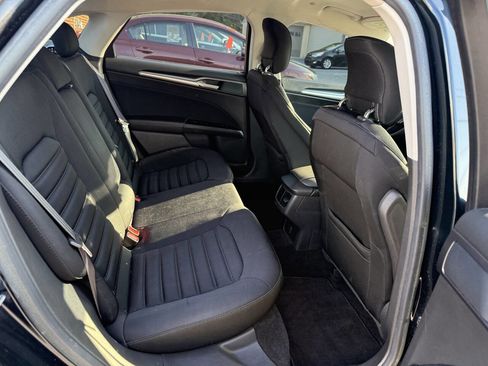 Used 2014 Ford Fusion SE FWD image 19