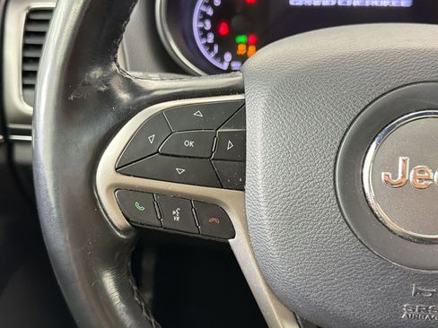 Used 2020 Jeep Grand Cherokee Limited w/ Luxury Group II image 18