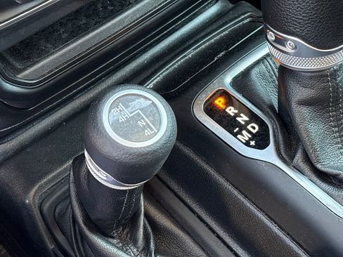 Used 2020 Jeep Gladiator Sport w/ Quick Order Package 24S AWD/4WD image 56