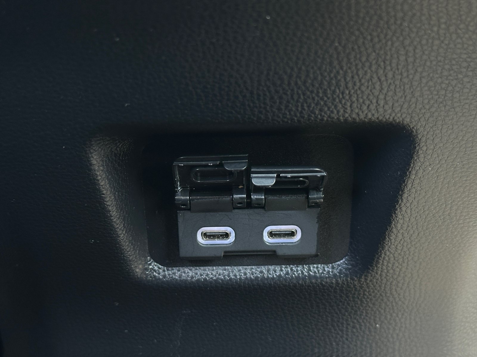Used 2025 Toyota RAV4 XLE AWD/4WD image 22