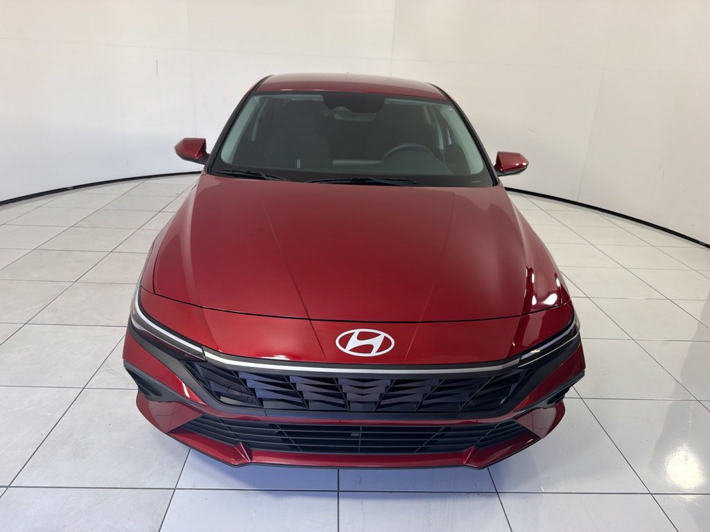 Certified 2025 Hyundai Elantra Hybrid FWD image 2