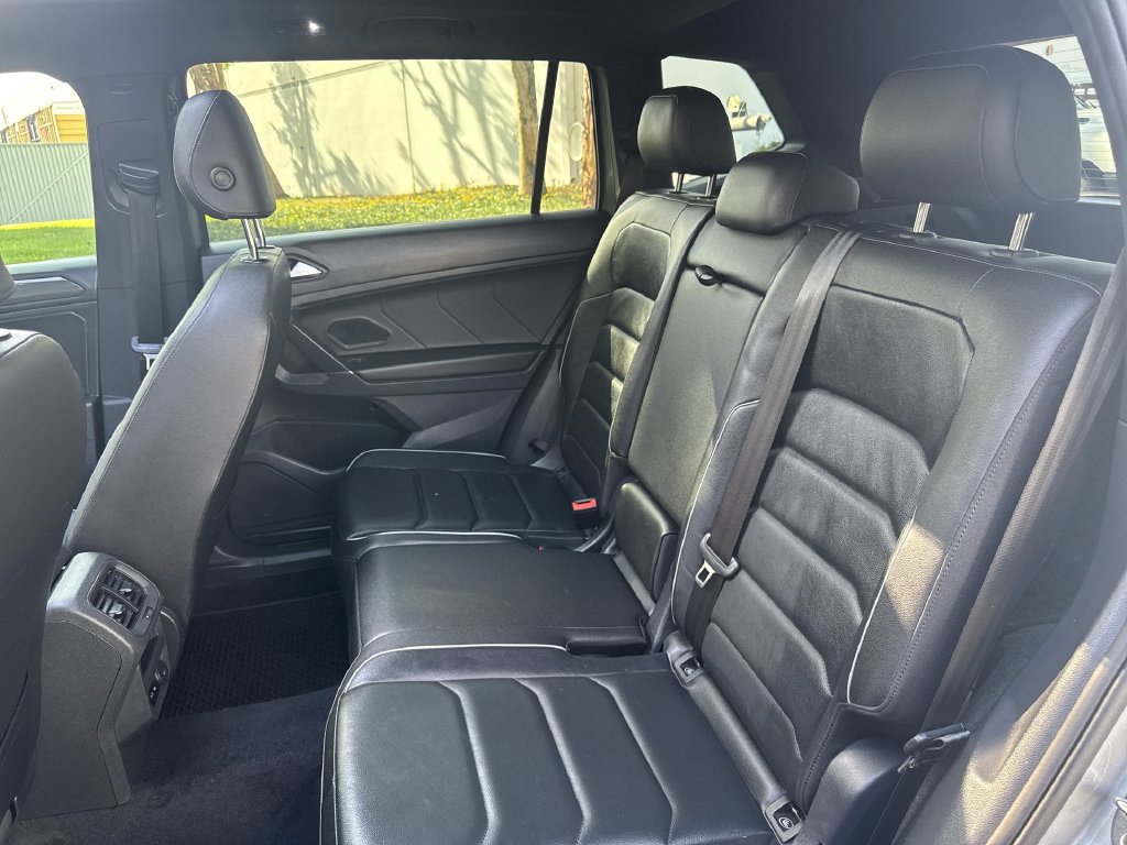 Used 2020 Volkswagen Tiguan SEL Premium R-Line AWD/4WD image 27