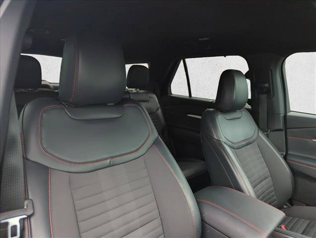 Used 2025 Ford Explorer ST-Line w/ Premium Package RWD image 30