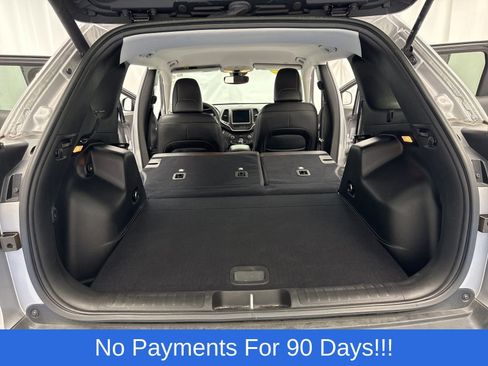 Used 2022 Jeep Cherokee Trailhawk w/ Comfort/Convenience Group AWD/4WD image 41