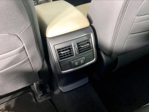 Used 2024 Subaru Forester Premium AWD/4WD image 31