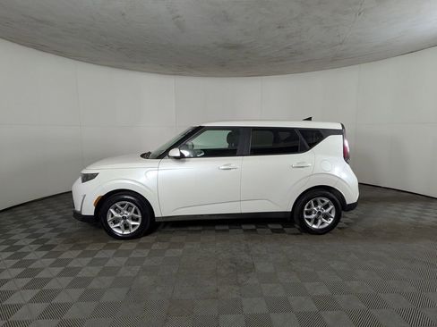 Used 2023 Kia Soul LX w/ Option Group 015 image 3