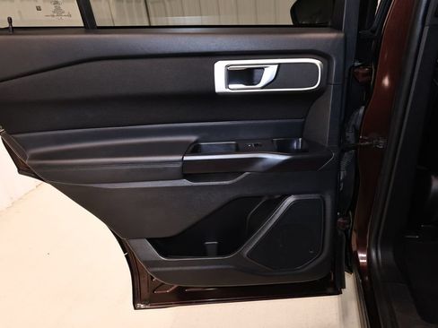 Certified 2020 Ford Explorer XLT w/ Class III Trailer Tow Package AWD/4WD image 15