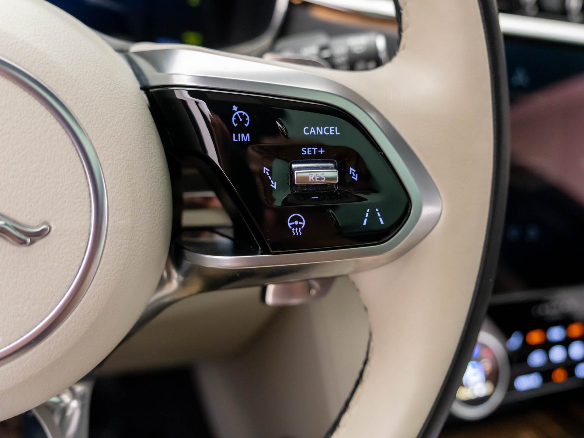 Used 2024 Jaguar F-PACE R-Dynamic S AWD/4WD image 24