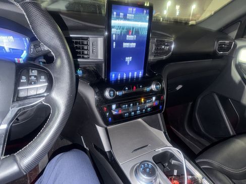 Used 2021 Ford Explorer ST w/ Equipment Group 401A image 8