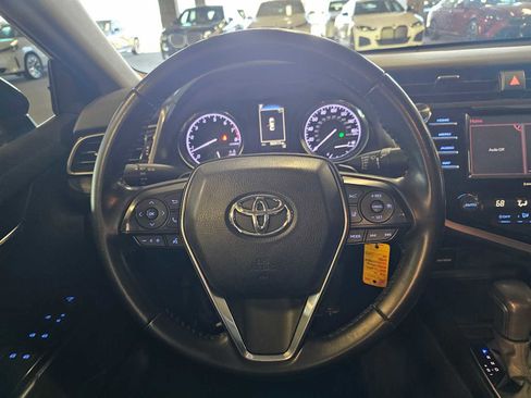 Used 2020 Toyota Camry SE FWD image 11