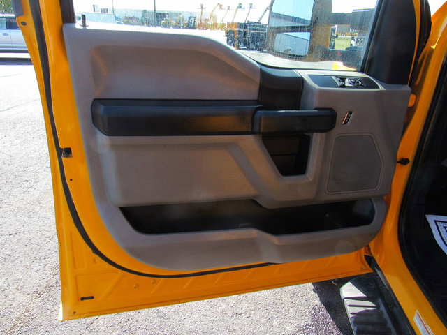 Used 2017 Ford F550 2WD Regular Cab Super Duty image 23
