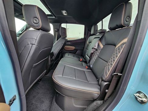 New 2026 GMC Canyon Denali image 33