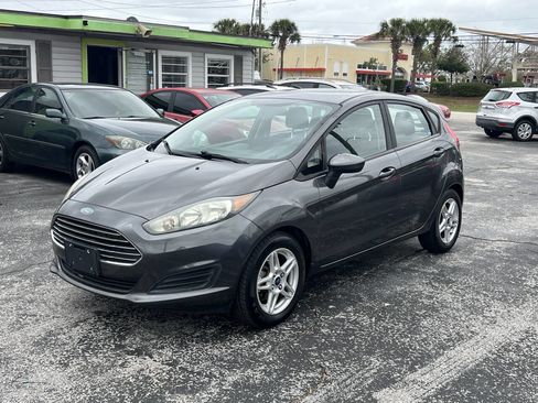 Used 2018 Ford Fiesta SE image 8