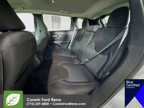 Used 2019 Jeep Cherokee Latitude w/ Cold Weather Group image 27