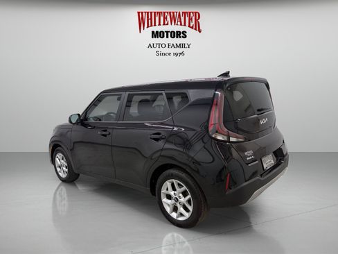 Used 2023 Kia Soul LX w/ Option Group 015 FWD image 2