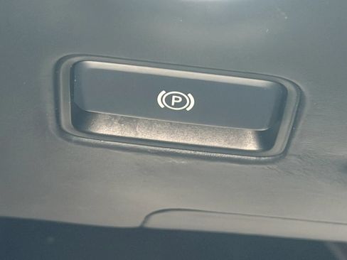 Used 2017 Mercedes-Benz GLS 63 AMG 4MATIC image 34