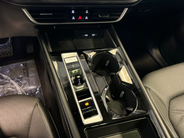 Certified 2024 Volkswagen Atlas SE FWD image 28