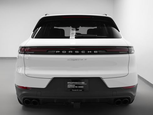 Used 2026 Porsche Cayenne S image 11