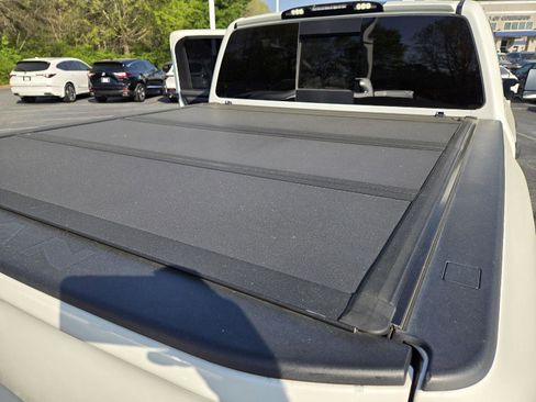 Used 2017 Nissan Titan PRO-4X image 14