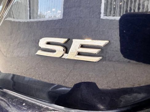 Used 2021 Toyota Camry SE FWD image 7