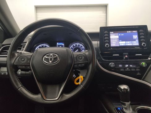 Used 2021 Toyota Camry SE image 22