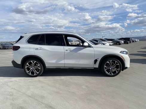 Used 2024 BMW X5 sDrive40i w/ Executive Package image 3