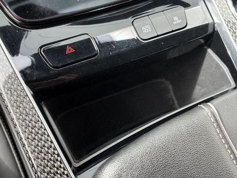 Certified 2025 Cadillac Escalade ESV V AWD/4WD image 29