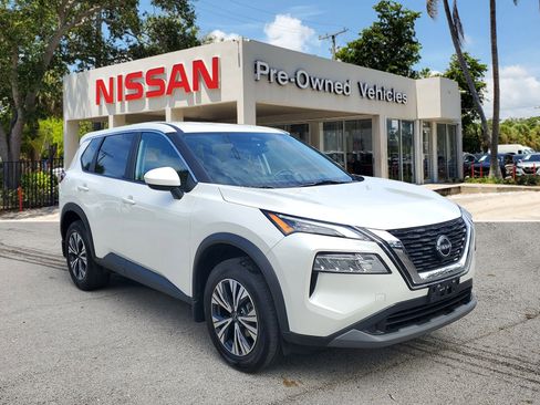 Certified 2023 Nissan Rogue SV image 3