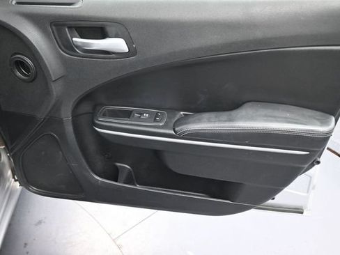 Used 2020 Dodge Charger SXT w/ Leather Interior Group RWD image 13